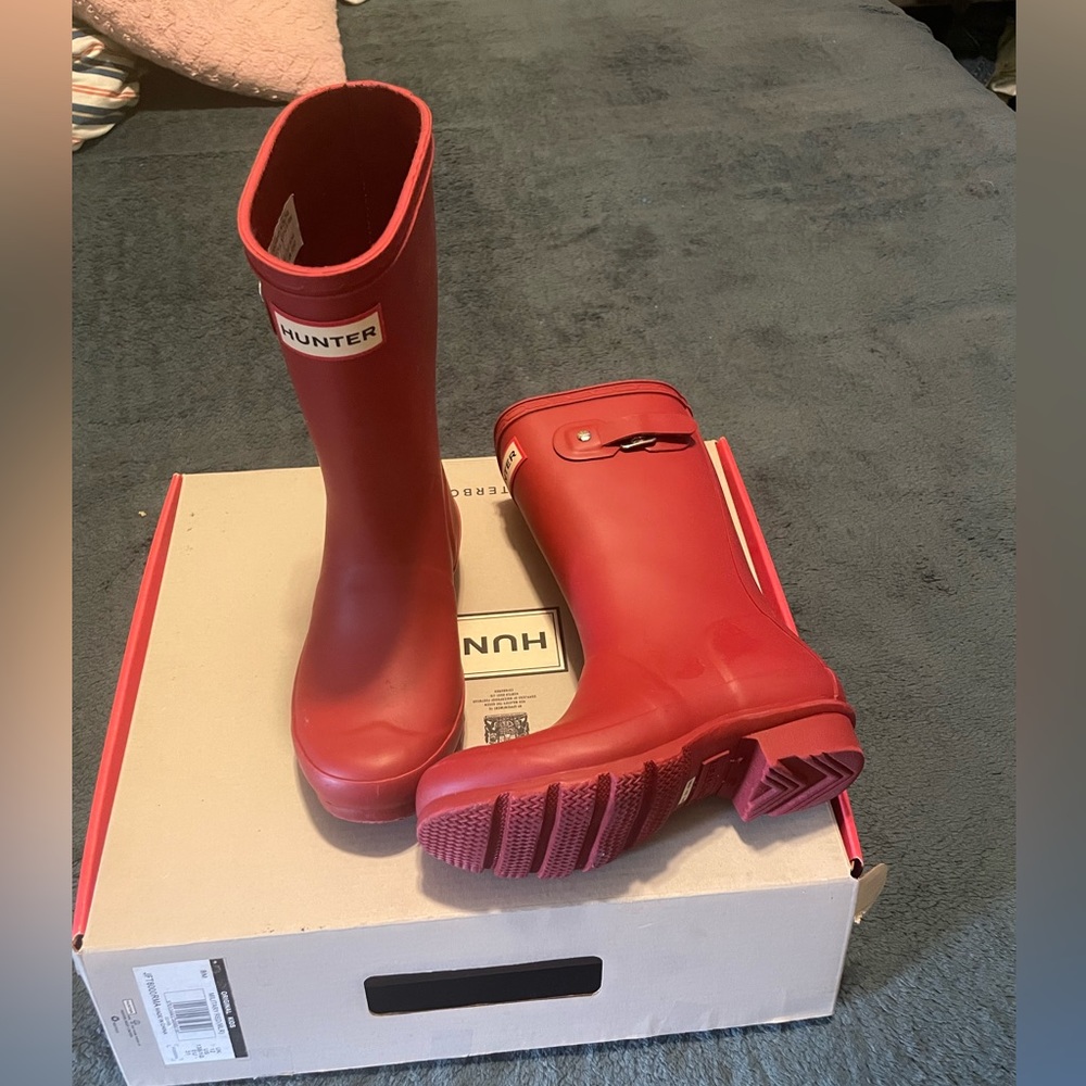 Hunter boots. Only worn 2 times in great condition